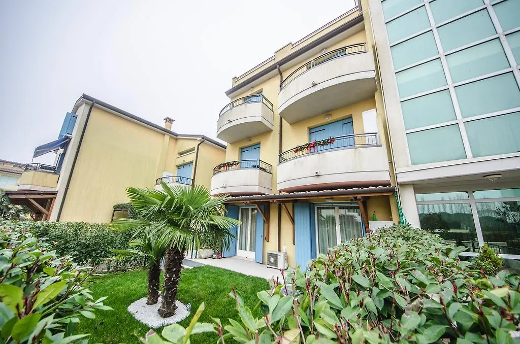 Residence Elisa Piano Terra Con Giardino E Posto Spiaggia Incluso Caorle
