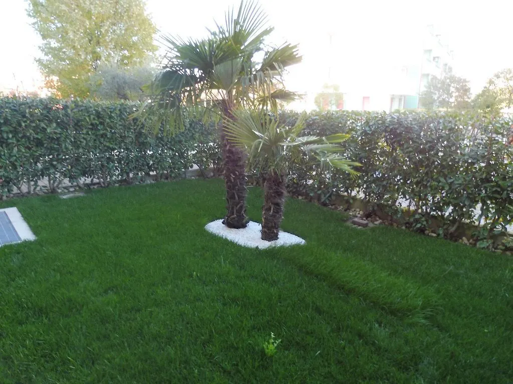 Residence Elisa Piano Terra Con Giardino E Posto Spiaggia Incluso Caorle 0*,