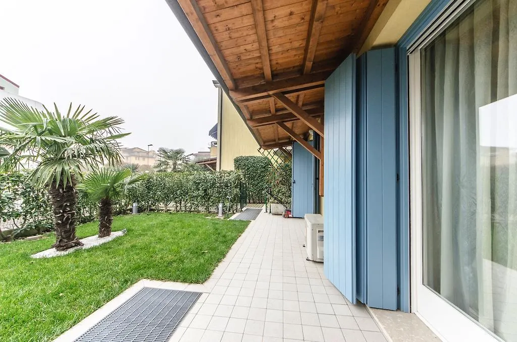Residence Elisa Piano Terra Con Giardino E Posto Spiaggia Incluso Caorle Italy